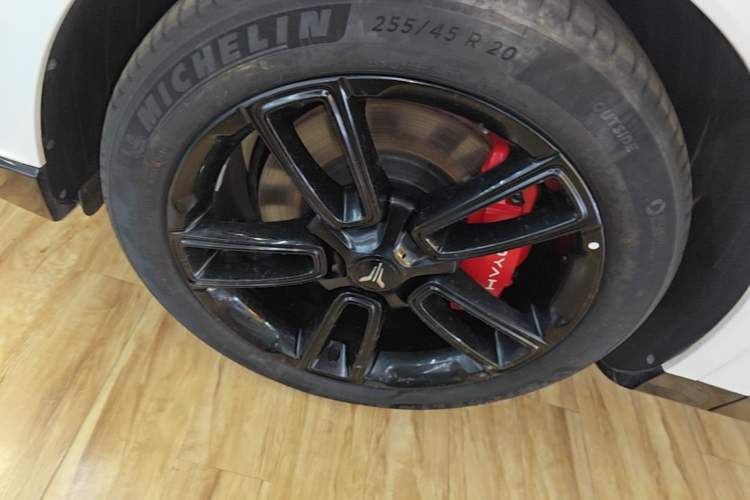 Used VOYAH FREE 2025 318 318 km Rear-Drive Touring Edition Left Front Wheel Hub