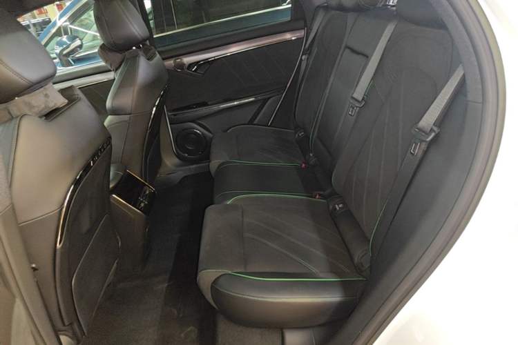 Used VOYAH FREE 2025 318 318 km Rear-Drive Touring Edition Left Rear Seat