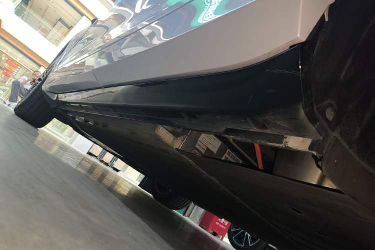 Used VOYAH FREE 2025 Model FREE+ Four-Wheel-Drive Qiankun Edition Left Side Sill