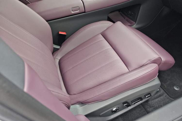 Used VOYAH FREE 2025 Model FREE+ Rear-Drive Qiankun Edition Right Front Seat