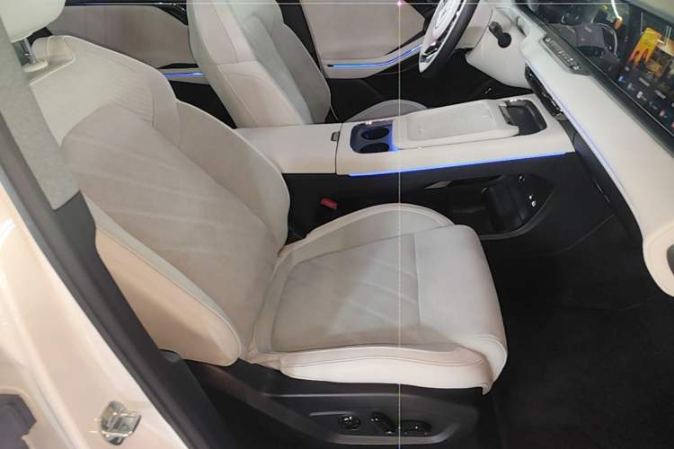Used VOYAH FREE 2025 318 318 km Rear-Drive Touring Edition Right Front Seat