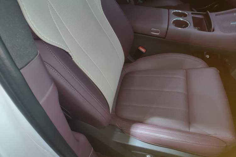 Used VOYAH FREE 2025 Model FREE+ Rear-Drive Qiankun Edition Right Front Seat