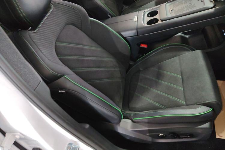 Used VOYAH FREE 2025 318 318 km Rear-Drive Touring Edition Right Front Seat