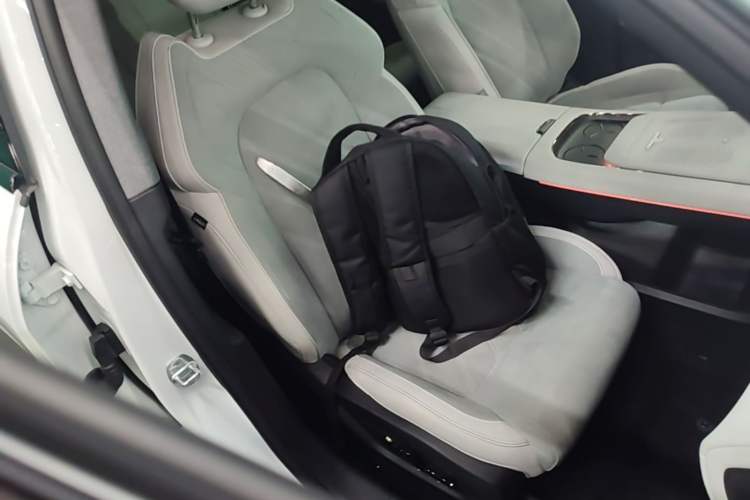 Used VOYAH FREE 2025 318 318 km Rear-Drive Touring Edition Right Front Seat