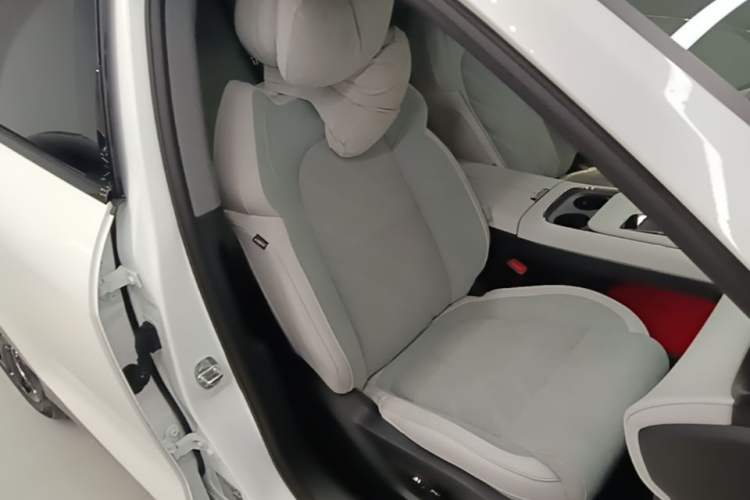 Used VOYAH FREE 2025 318 318 km Rear-Drive Touring Edition Right Front Seat
