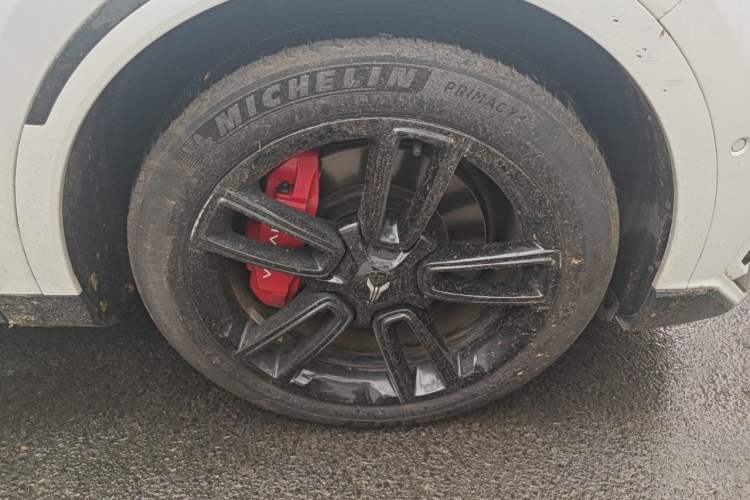 Used VOYAH FREE 2025 318 318 km Rear-Drive Touring Edition Right Front Wheel Hub