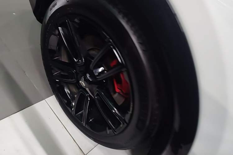 Used VOYAH FREE 2025 318 318 km Rear-Drive Touring Edition Right Rear Wheel Hub