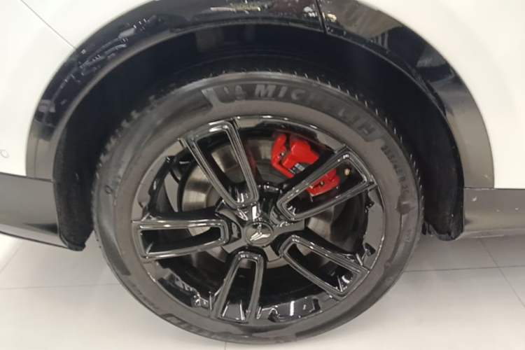 Used VOYAH FREE 2025 318 318 km Rear-Drive Touring Edition Right Rear Wheel Hub