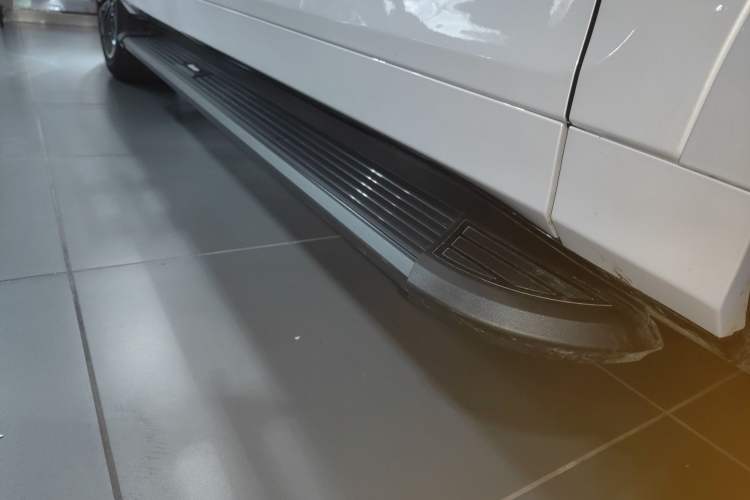 Used VOYAH FREE 2025 Model FREE+ Rear-Drive Qiankun Edition Right Side Sill