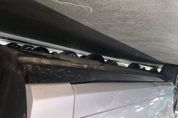 Used VOYAH FREE 2025 Model FREE+ Four-Wheel-Drive Qiankun Edition Right Side Sill