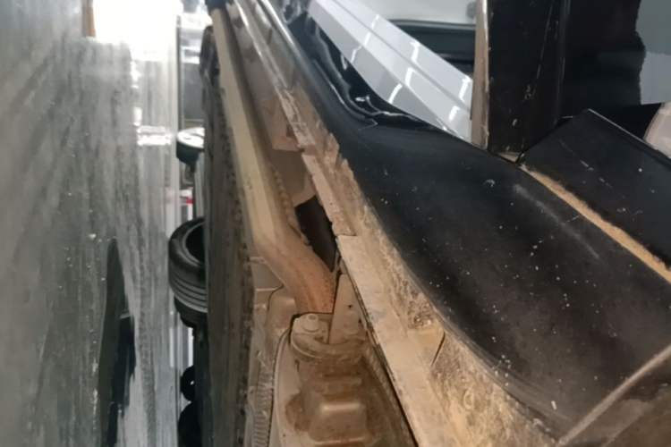 Used VOYAH FREE 2025 318 259 km All-Wheel-Drive Exploration Edition Right Side Sill
