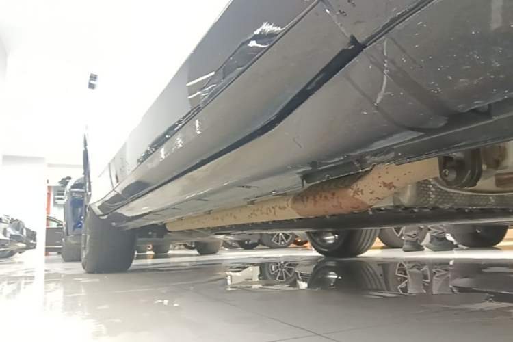 Used VOYAH FREE 2025 318 318 km Rear-Drive Touring Edition Right Side Sill