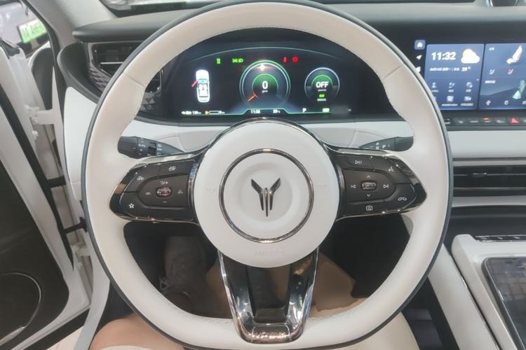 Used VOYAH FREE 2025 318 318 km Rear-Drive Touring Edition Steering Wheel