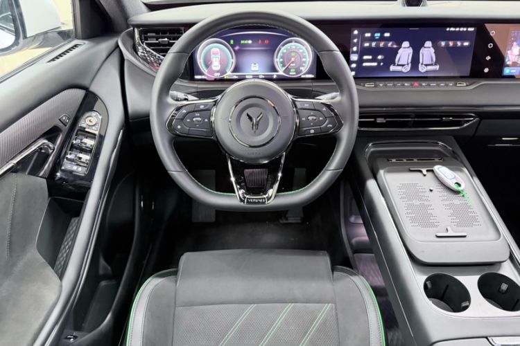 Used VOYAH FREE 2025 318 318 km Rear-Drive Touring Edition Steering Wheel