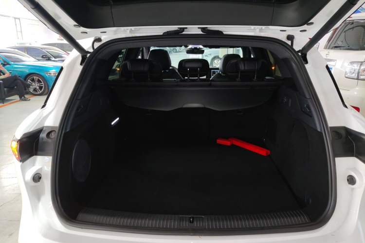Used VOYAH FREE 2025 318 318 km Rear-Drive Touring Edition Trunk