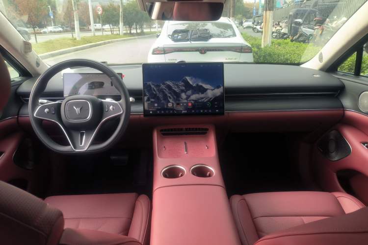 Used VOYAH Lantu Chiguang L 2026 Four-Wheel-Drive Ultra Center Console