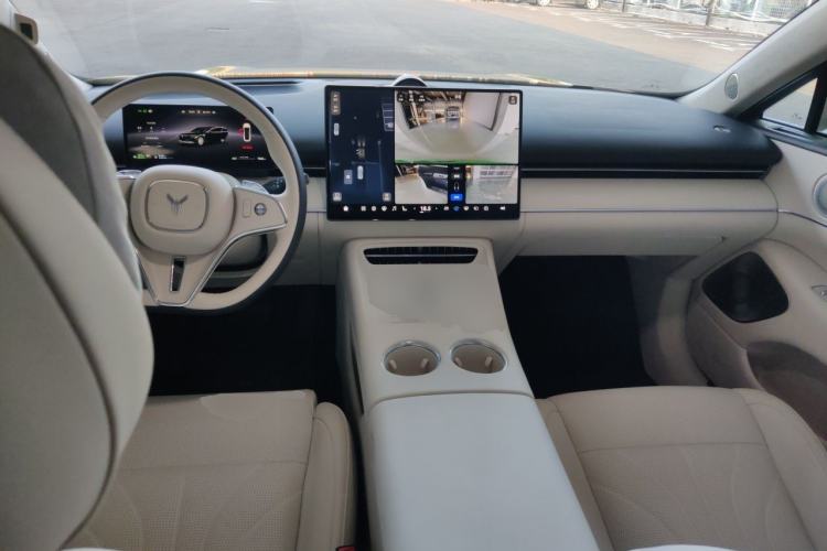 Used VOYAH Lantu Chiguang L 2026 Four-Wheel-Drive Ultra Center Console