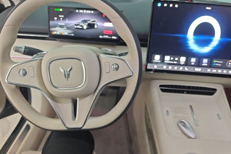Used VOYAH Lantu Chiguang L 2026 Four-Wheel-Drive Ultra Center Console