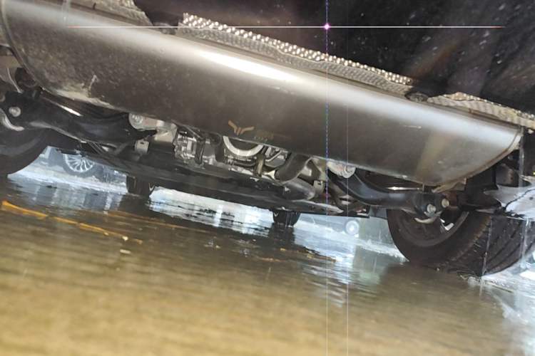 Used VOYAH Lantu Chiguang L 2026 Four-Wheel-Drive Ultra Chassis Rear
