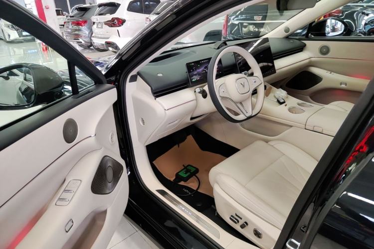 Used VOYAH Lantu Chiguang L 2026 Four-Wheel-Drive Max Driver Seat