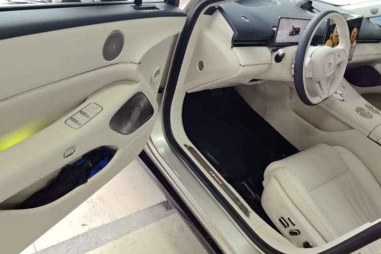 Used VOYAH Lantu Chiguang L 2026 Four-Wheel-Drive Ultra Driver Seat