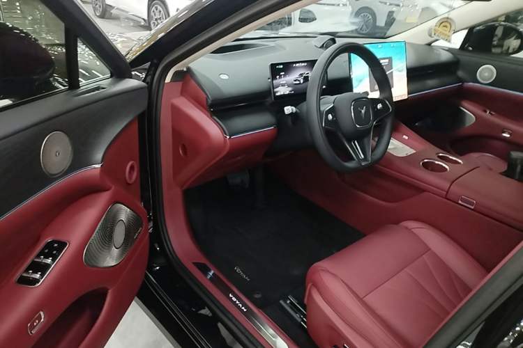 Used VOYAH Lantu Chiguang L 2026 Four-Wheel-Drive Max Driver Seat