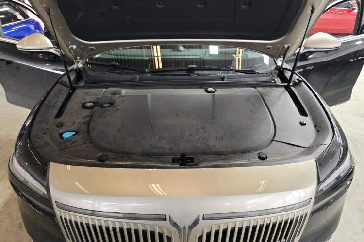 Used VOYAH Lantu Chiguang L 2026 Four-Wheel-Drive Ultra Engine Bay