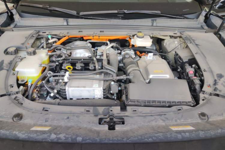 Used VOYAH Lantu Chiguang L 2026 Four-Wheel-Drive Ultra Engine Bay