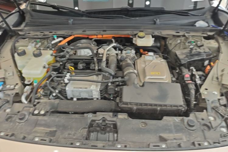 Used VOYAH Lantu Chiguang L 2026 Four-Wheel-Drive Ultra Engine Bay