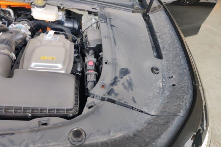 Used VOYAH Lantu Chiguang L 2026 Four-Wheel-Drive Ultra Engine Bay Left