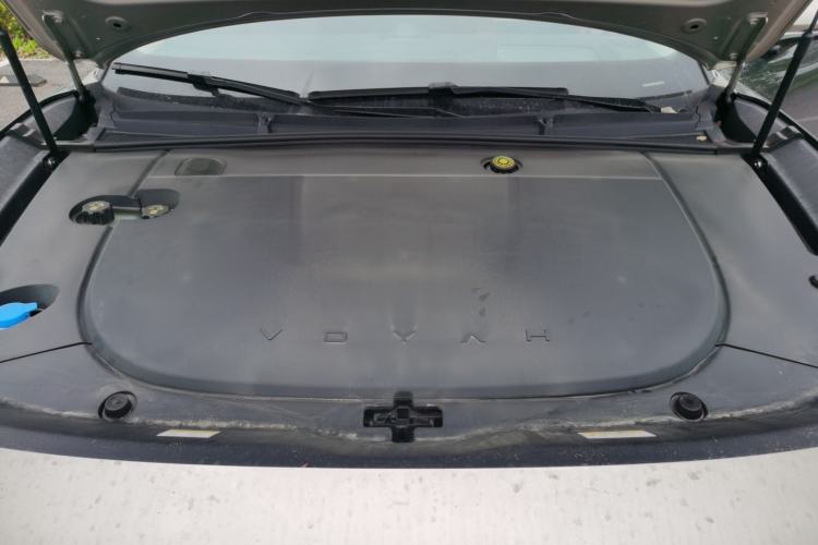 Used VOYAH Lantu Chiguang L 2026 Four-Wheel-Drive Ultra Engine Bay