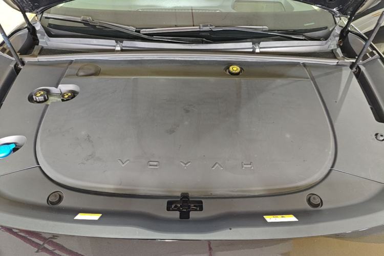 Used VOYAH Lantu Chiguang L 2026 Four-Wheel-Drive Ultra Engine Bay