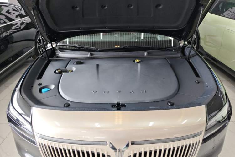 Used VOYAH Lantu Chiguang L 2026 Four-Wheel-Drive Ultra Engine Bay