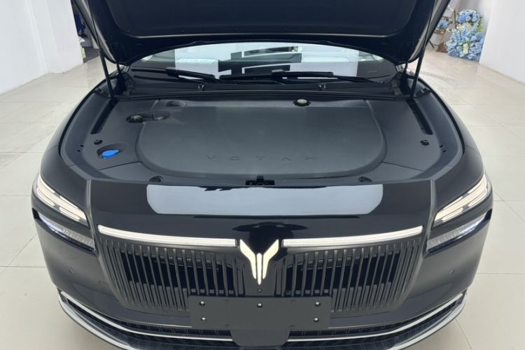 Used VOYAH Lantu Chiguang L 2026 Four-Wheel-Drive Ultra Engine Bay