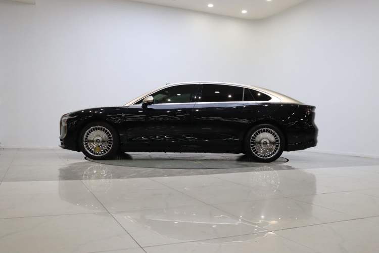 Used VOYAH Lantu Chiguang L 2026 Four-Wheel-Drive Ultra Exterior 2