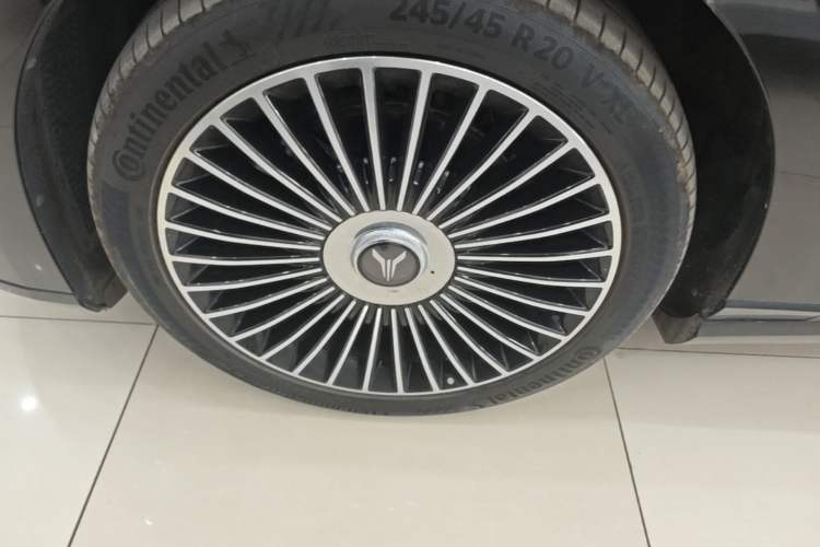 Used VOYAH Lantu Chiguang L 2026 Four-Wheel-Drive Ultra Exterior 4