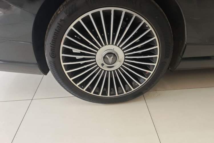Used VOYAH Lantu Chiguang L 2026 Four-Wheel-Drive Ultra Exterior 5