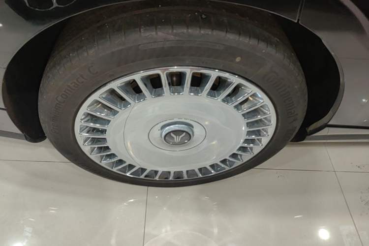 Used VOYAH Lantu Chiguang L 2026 Four-Wheel-Drive Ultra Exterior 5