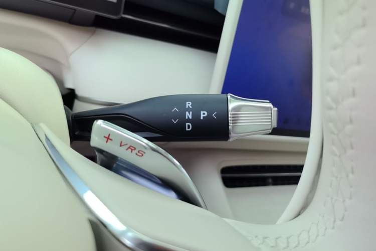 Used VOYAH Lantu Chiguang L 2026 Four-Wheel-Drive Ultra Gear Lever