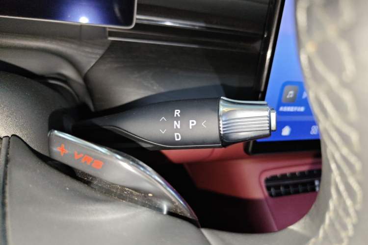 Used VOYAH Lantu Chiguang L 2026 Four-Wheel-Drive Ultra Gear Lever
