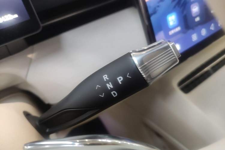 Used VOYAH Lantu Chiguang L 2026 Four-Wheel-Drive Ultra Gear Lever