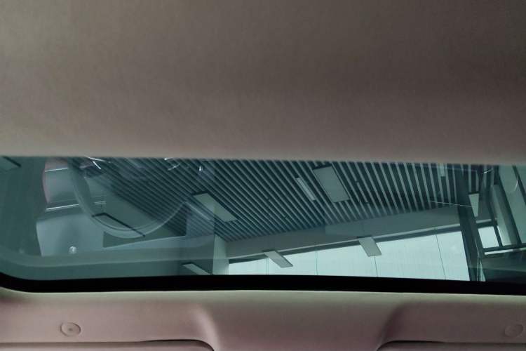 Used VOYAH Lantu Chiguang L 2026 Four-Wheel-Drive Max Headliner