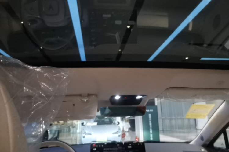 Used VOYAH Lantu Chiguang L 2026 Four-Wheel-Drive Ultra Headliner