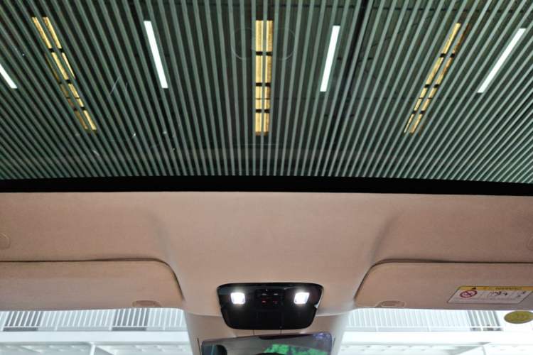 Used VOYAH Lantu Chiguang L 2026 Four-Wheel-Drive Ultra Headliner