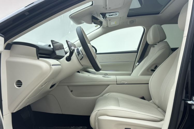 Used VOYAH Lantu Chiguang L 2026 Four-Wheel-Drive Ultra Interior 5