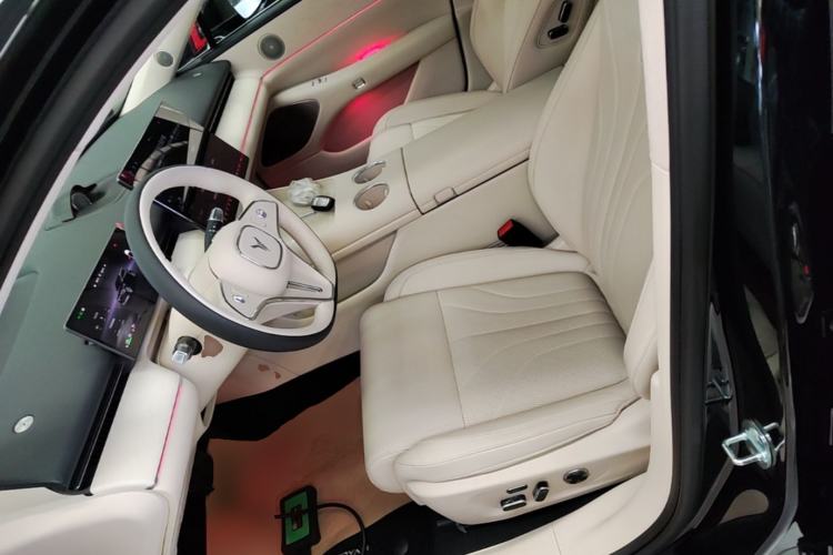 Used VOYAH Lantu Chiguang L 2026 Four-Wheel-Drive Max Left Front Seat