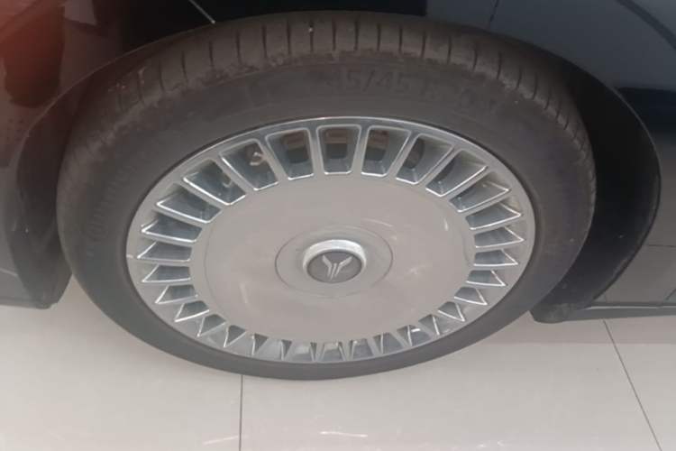 Used VOYAH Lantu Chiguang L 2026 Four-Wheel-Drive Ultra Left Front Wheel Hub