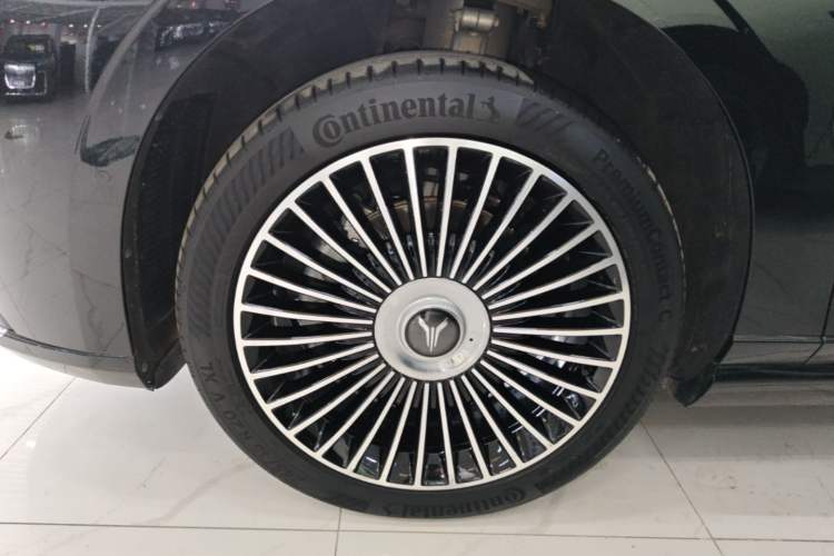 Used VOYAH Lantu Chiguang L 2026 Four-Wheel-Drive Ultra Left Front Wheel Hub