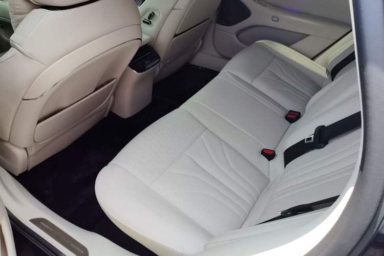 Used VOYAH Lantu Chiguang L 2026 Four-Wheel-Drive Ultra Left Rear Seat