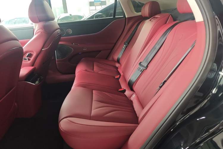 Used VOYAH Lantu Chiguang L 2026 Four-Wheel-Drive Ultra Left Rear Seat